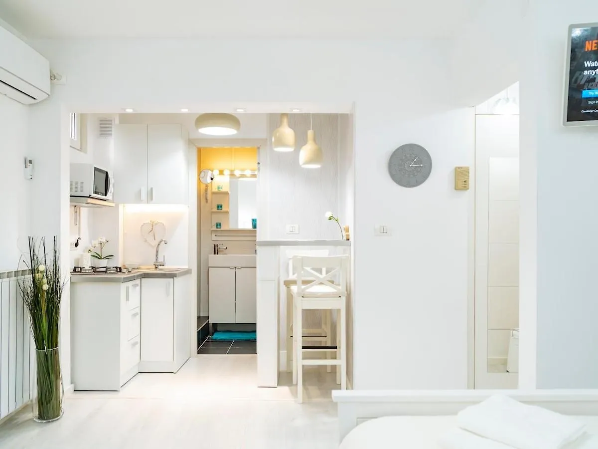 Best Central Old Town Bright Studio By Bca Bucharest Apartment